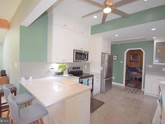 4th image of 8811 Badger Dr