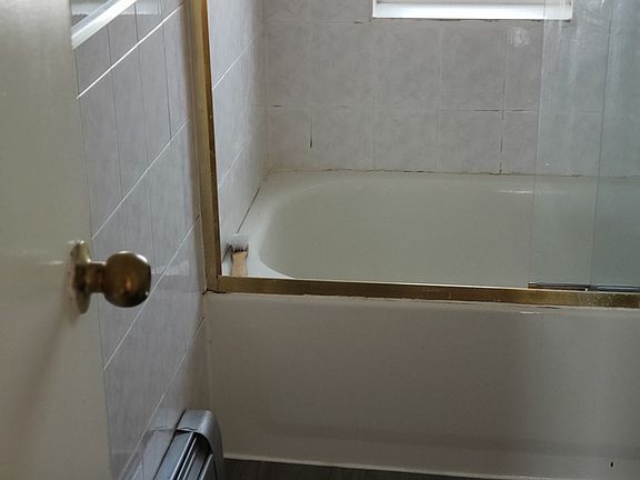 5th image of 5844 146th St Floor 3