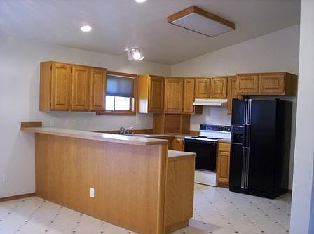 2nd image of 625 River Ct