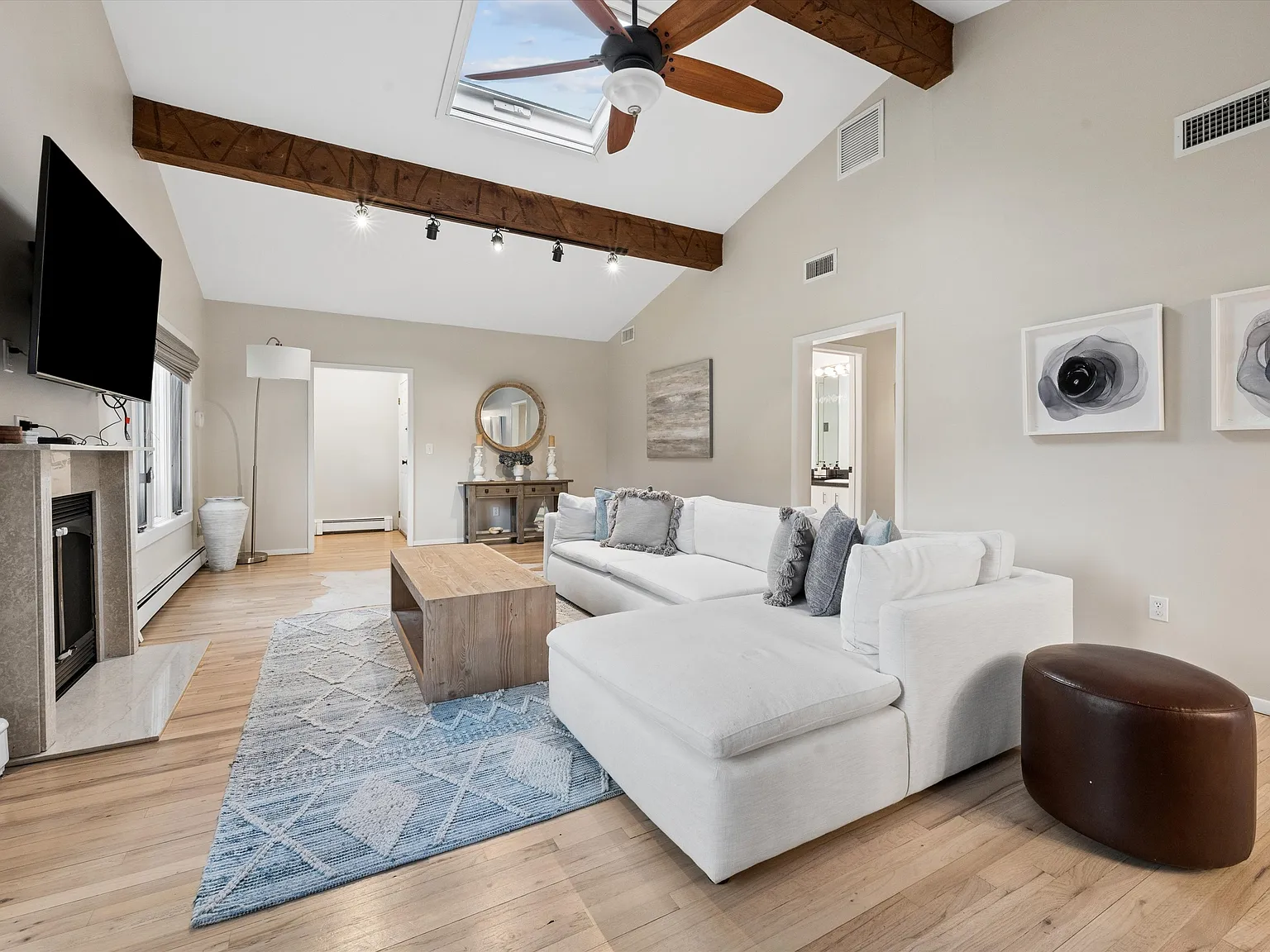 Updated Year-Round Rental In Tiana Shores — Photo 4