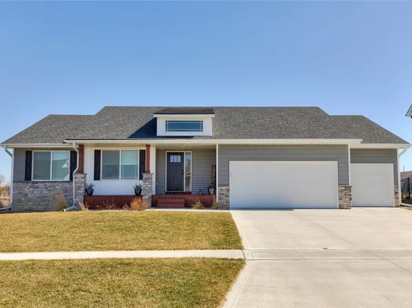 912 Ballard Dr, Huxley, IA 50124