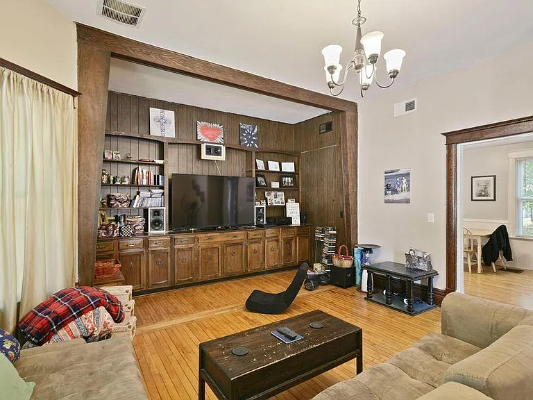 271 Nelson Blvd — Photo 3