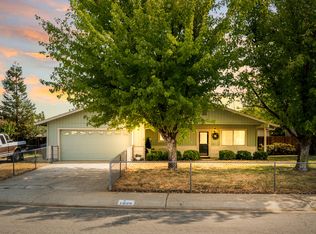 1029 Camelot Ct, Redding, CA 96003