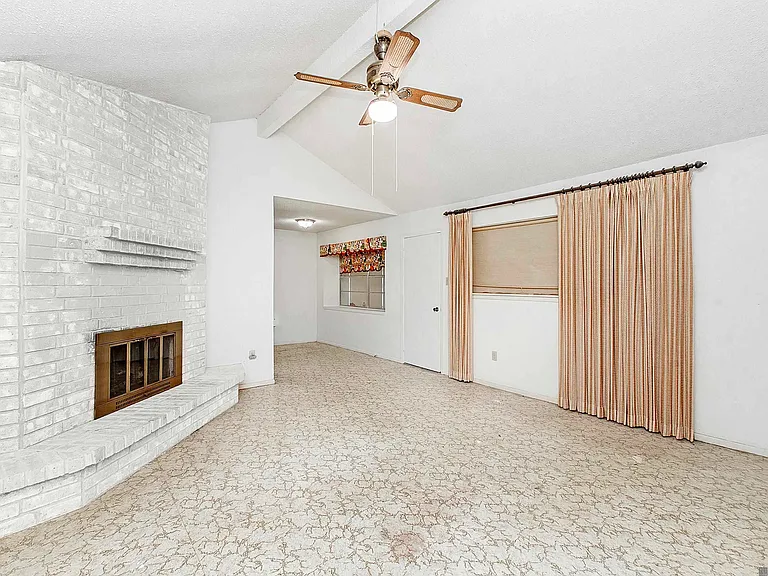 2417 Tattersall Dr — Photo 4