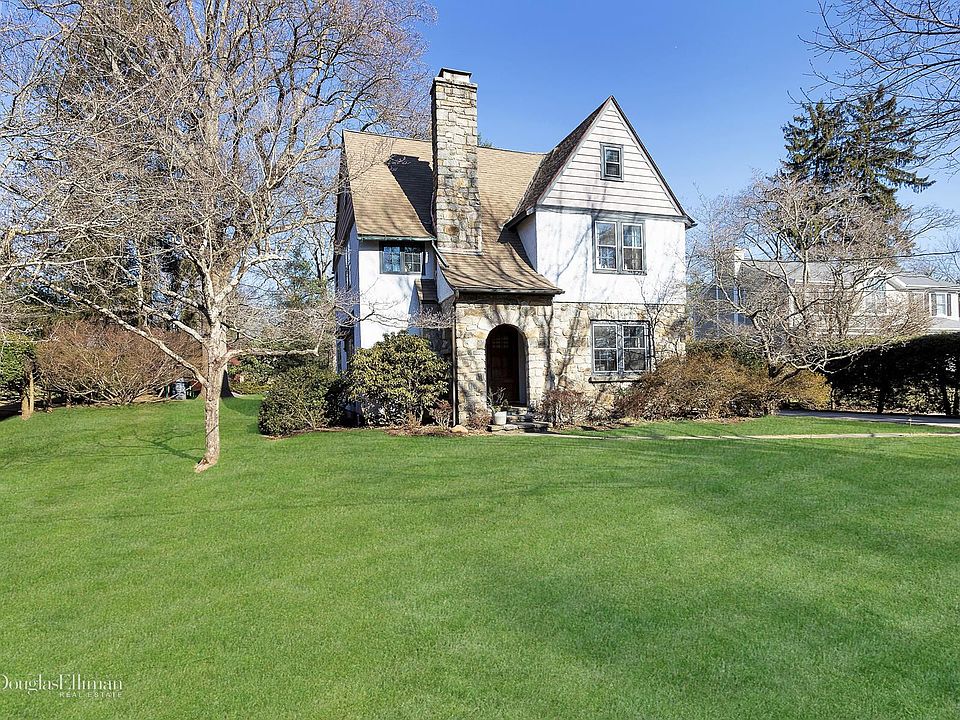 1st image of 7 Orchard Ln