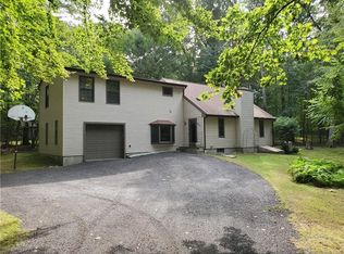 227 Massapeag Rd, Uncasville, CT 06382