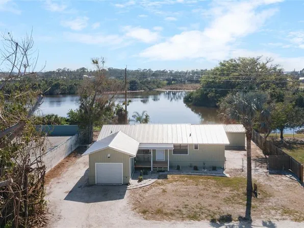 1493 New Point Comfort Rd, Englewood, FL 34223