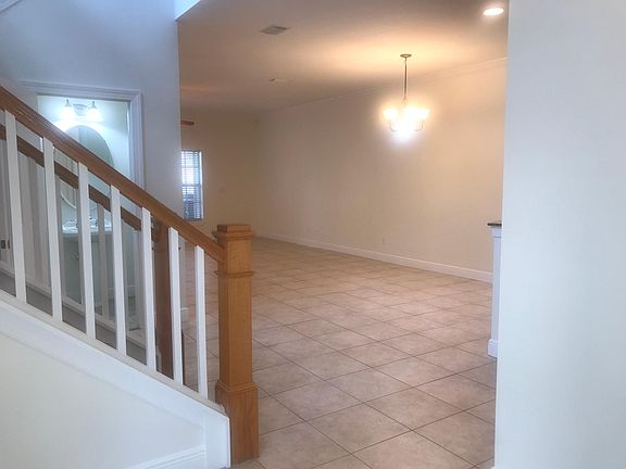 2nd image of 296 Valencia Cir