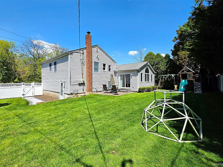 110 Briarwood Ln — Photo 32