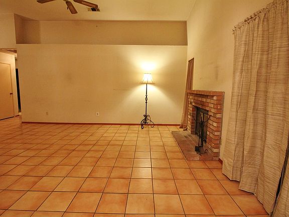 3rd image of 3805 Buckthorn Ln