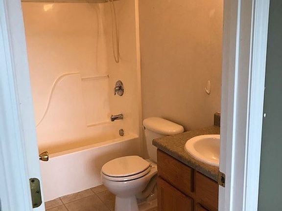 4th image of 1500 Stoddard St #309