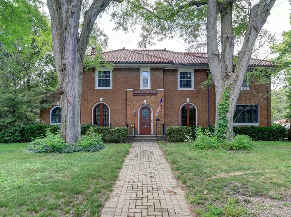 1411 1st Ave, Sterling, IL 61081