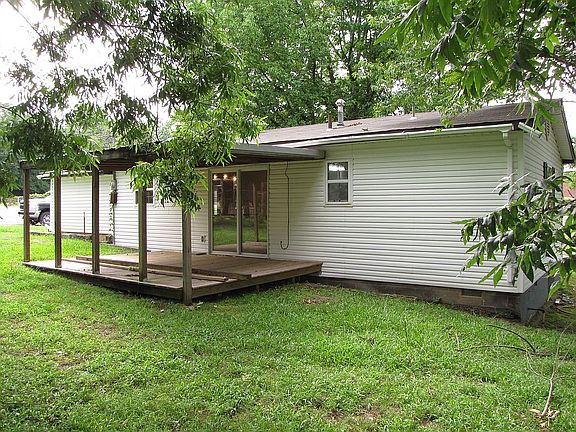 5th image of 406 Holly Ave