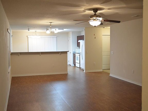 4th image of 10925 Chippewa Way