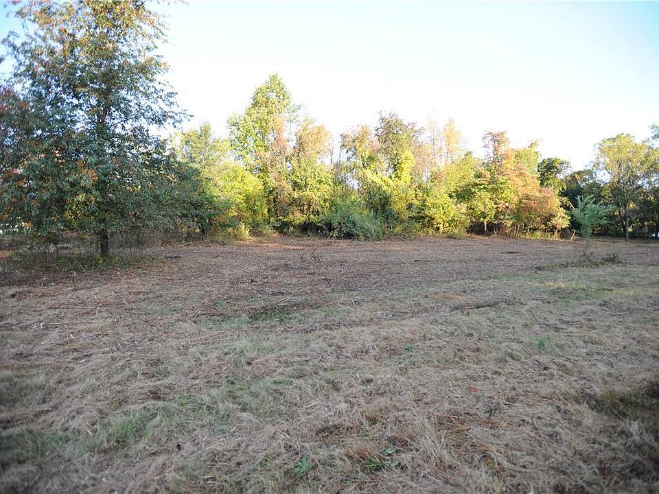 2nd image of 4549 Linda Lane Upper