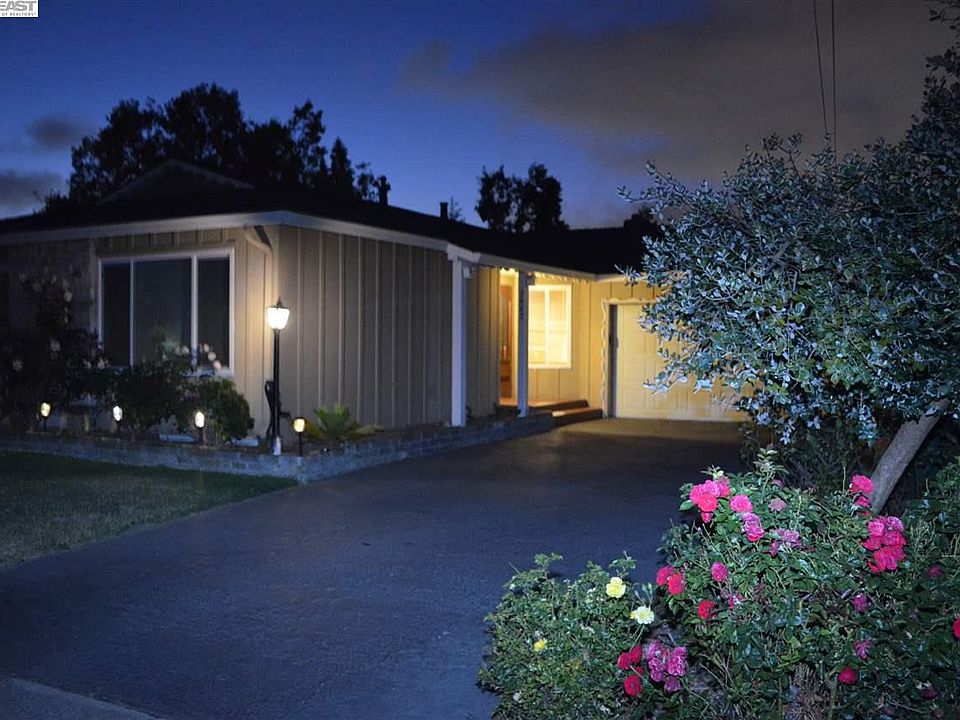 1st image of 2447 Jamaica Way