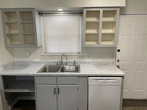 5th image of 2304 Buchanan Dr