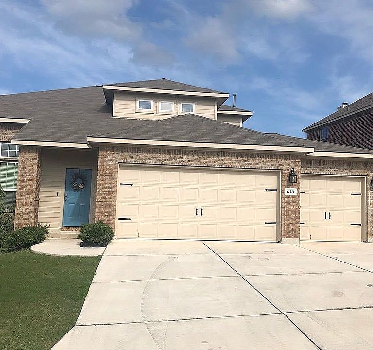 1st image of 618 Colosseo Way