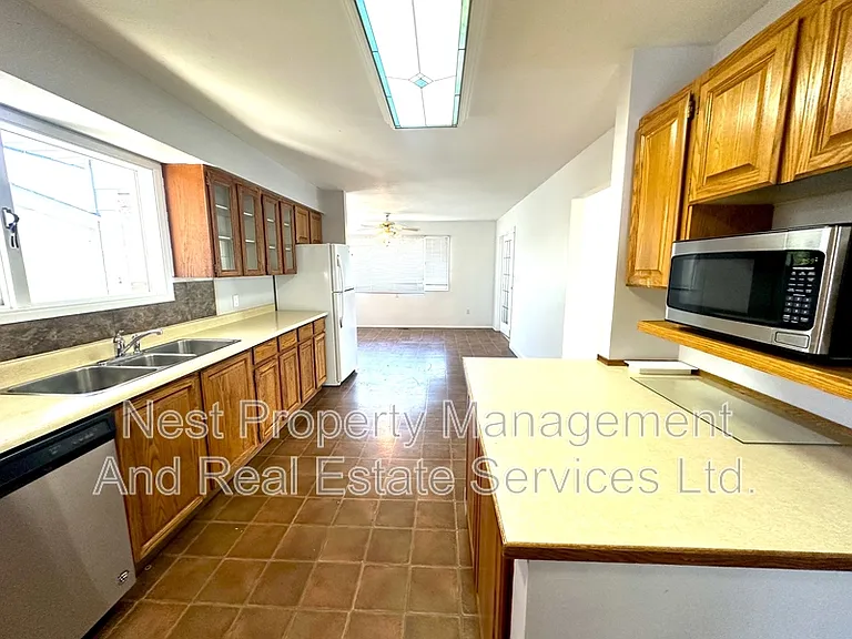 2737 Budd Rd #A — Photo 4
