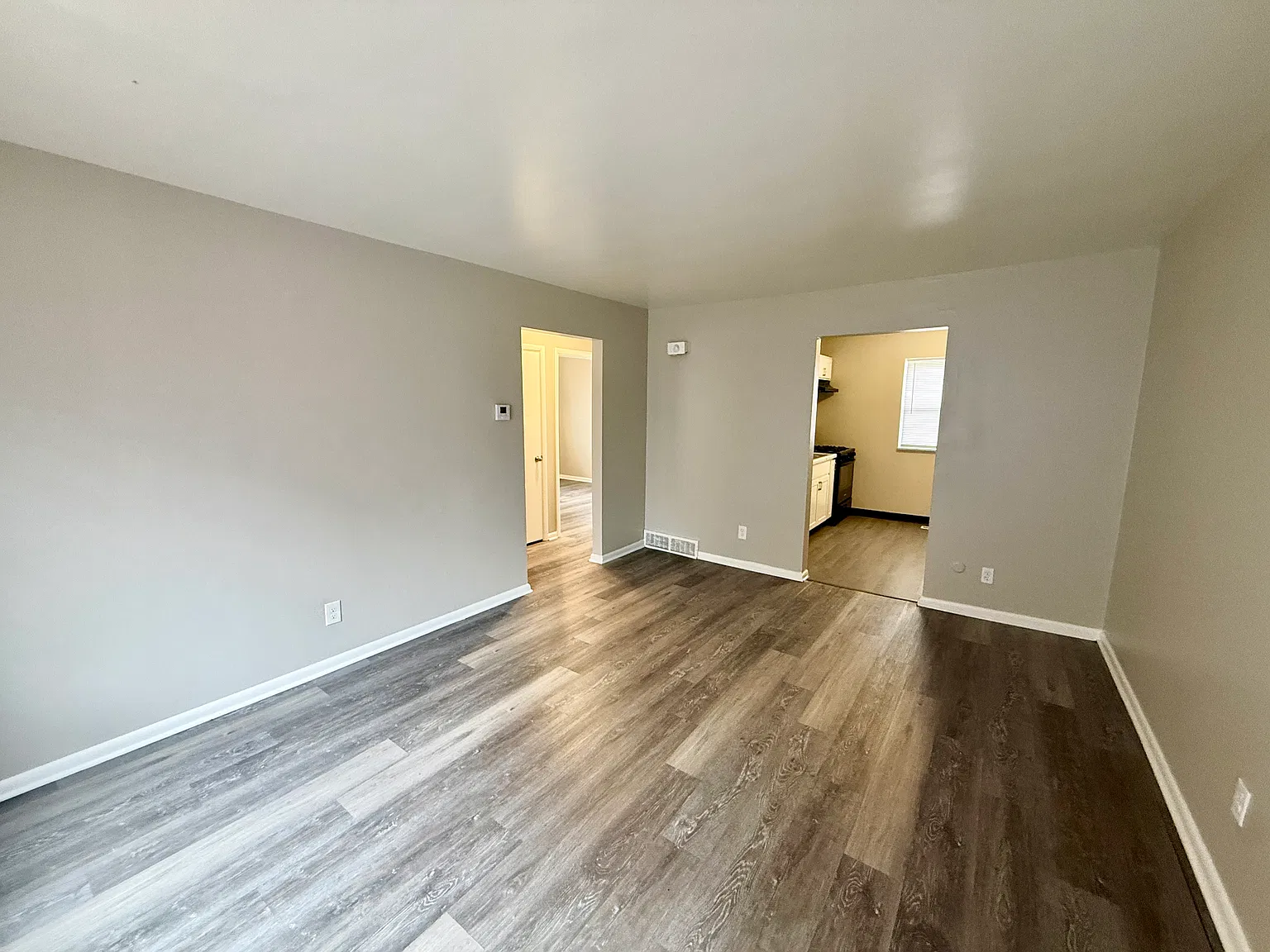 2 bed, 825 sqft, $895 — Photo 2