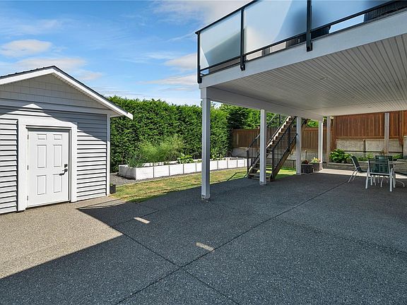 4th image of 2613 Sunderland Rd
