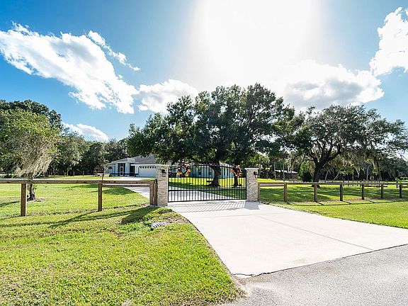 3rd image of 6445 N Salford Blvd