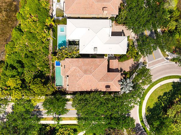 5th image of 104 TULIP TREE Court
