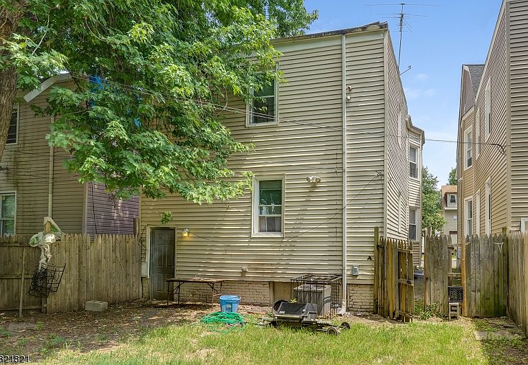 17 N 18th St East Orange, NJ, 07017 Apartments for Rent Zillow