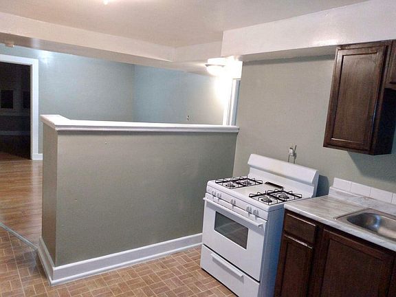 3rd image of 835 Hutchins Ave APT 3
