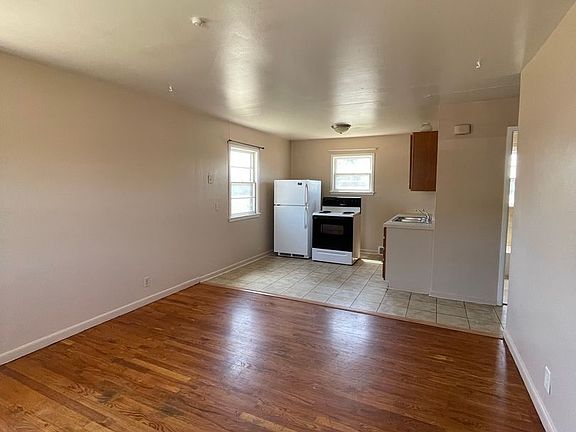 2nd image of 409 E Saint Patrick St APT 4