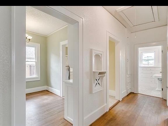 3rd image of 2135 Stanley Ave