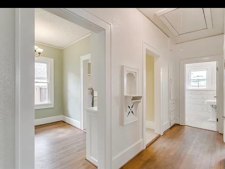 2135 Stanley Ave — Photo 3