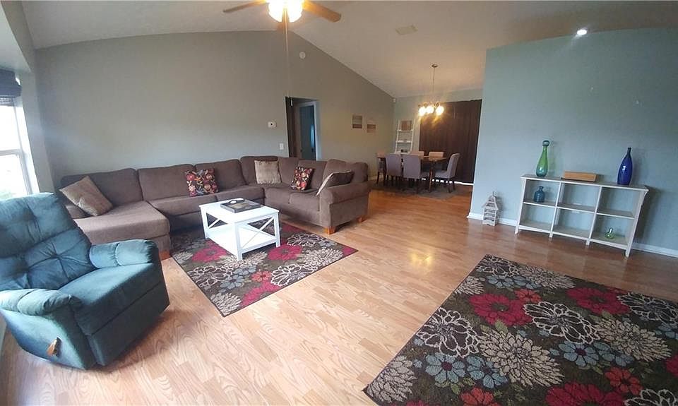 1st image of 732 SE Albatross Ave