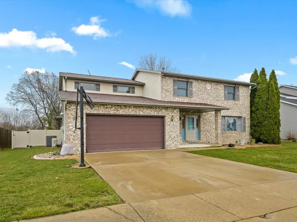 710 N Northridge Dr, Mahomet, IL 61853