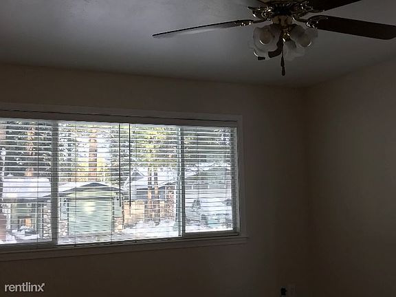 5th image of 860 S Shore Dr
