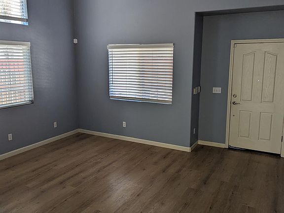 3rd image of 929 Outlook Ct
