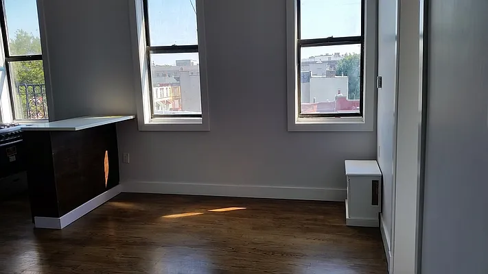 Rented by Lang Realty LLC | media 10