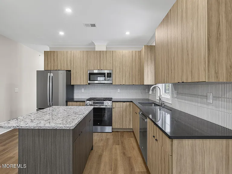 112 Brighton Ave #3B — Photo 6