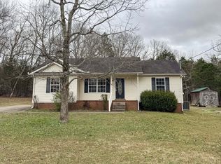1511 Rebecca Dr, Chapel Hill, TN 37034