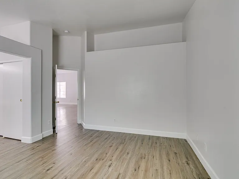 9660 Crystal Ridge Rd — Photo 35