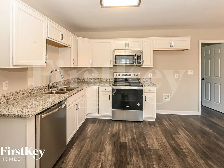 1903 Ashcraft Ave — Photo 7