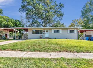 1260 Swan Dr, Florissant, MO