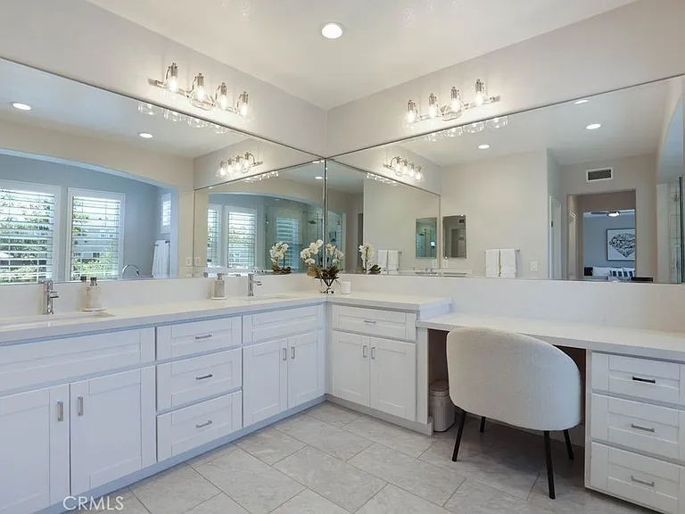 57 Laurelhurst Dr — Photo 22