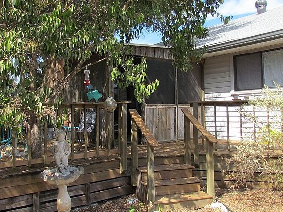 3rd image of 113 Oak Grove Dr