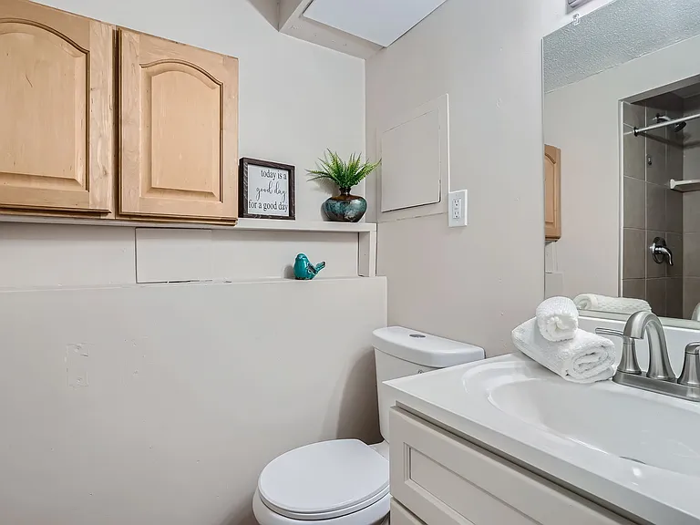 1103 S Beech Dr #B — Photo 5