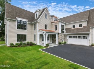8 Fado Ln, Cos Cob, CT 06807
