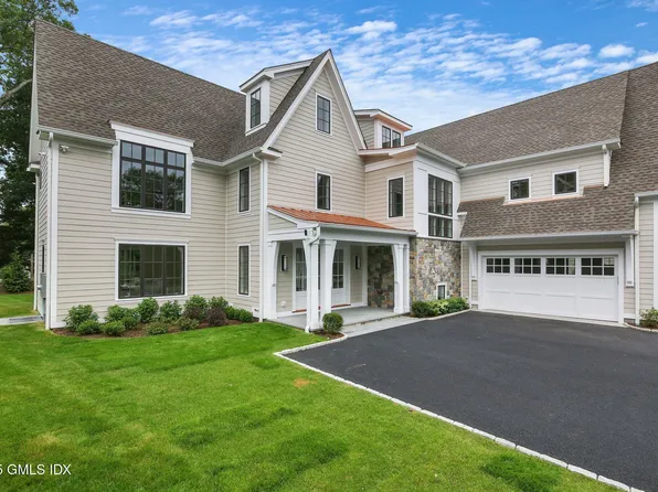 8 Fado Ln, Cos Cob, CT 06807