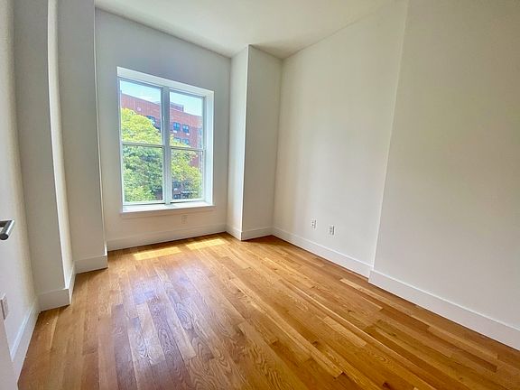 3rd image of 127 Lefferts Pl #4D