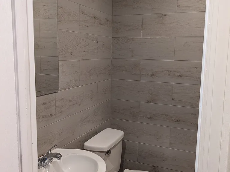 1810 Grayson St #11 — Photo 3