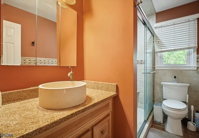 195 Chaucer Dr — Photo 8